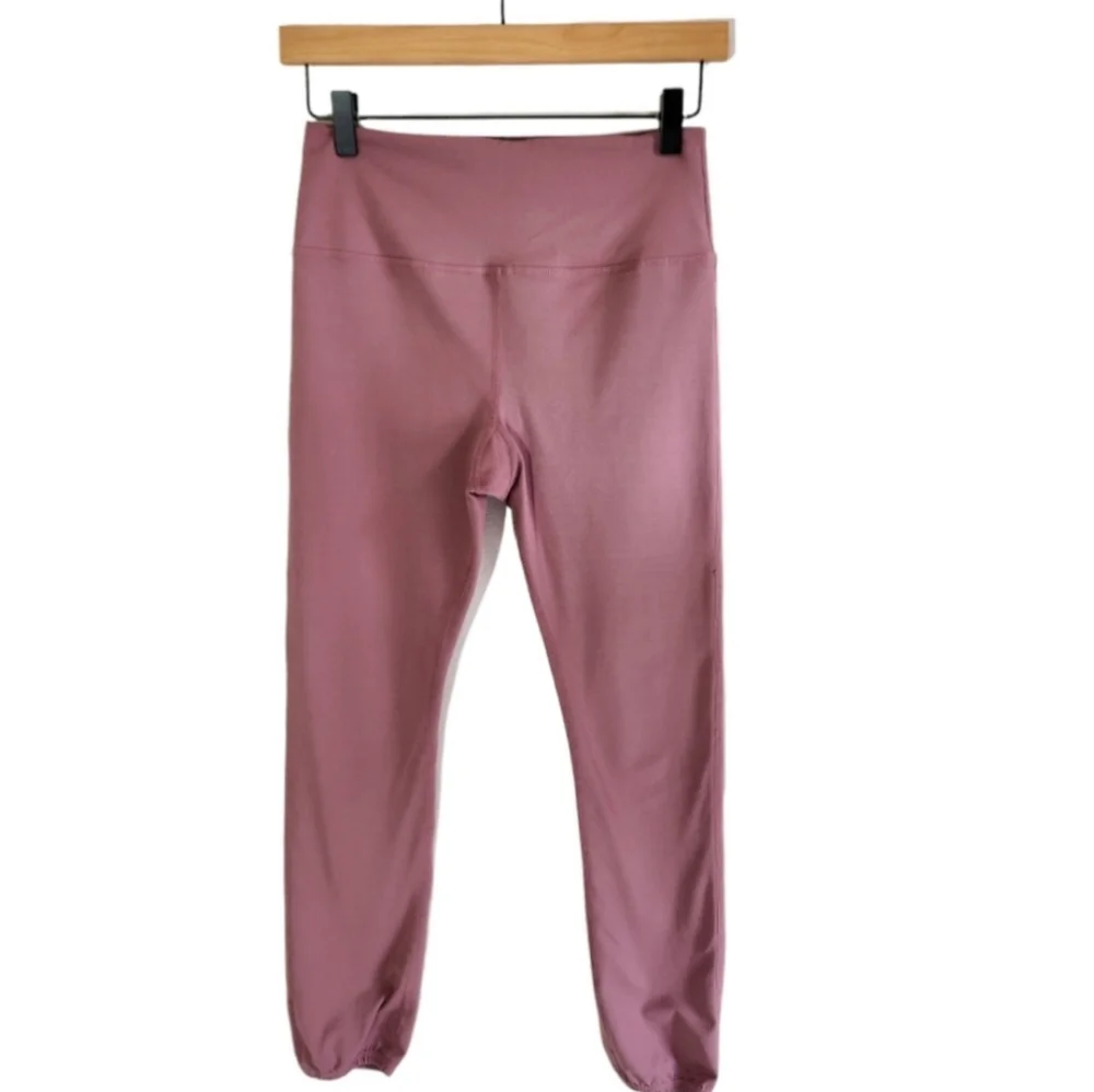 Vuori Jogger Super Soft High Rise Jogger Pants Size S Women Pink Color - Picture 6 of 12